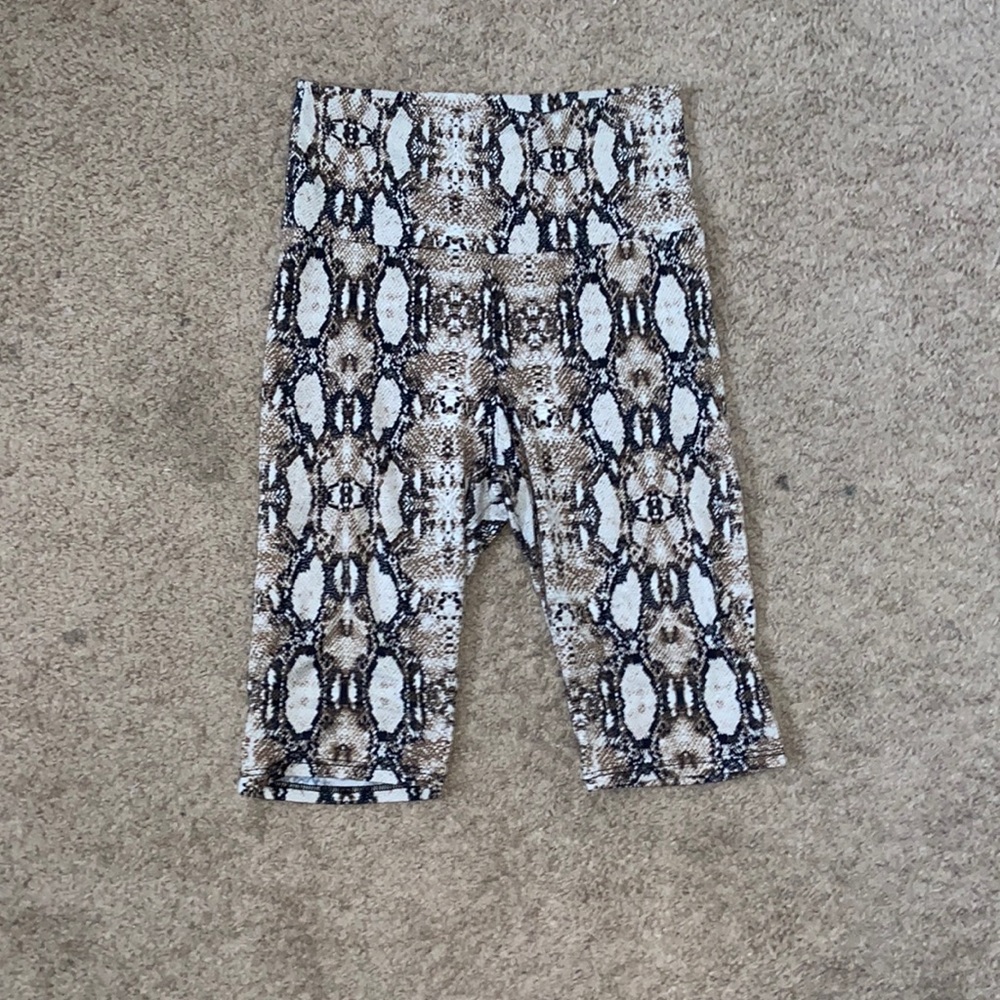 Aligátor Camo knee high/high waisted Biker shorts